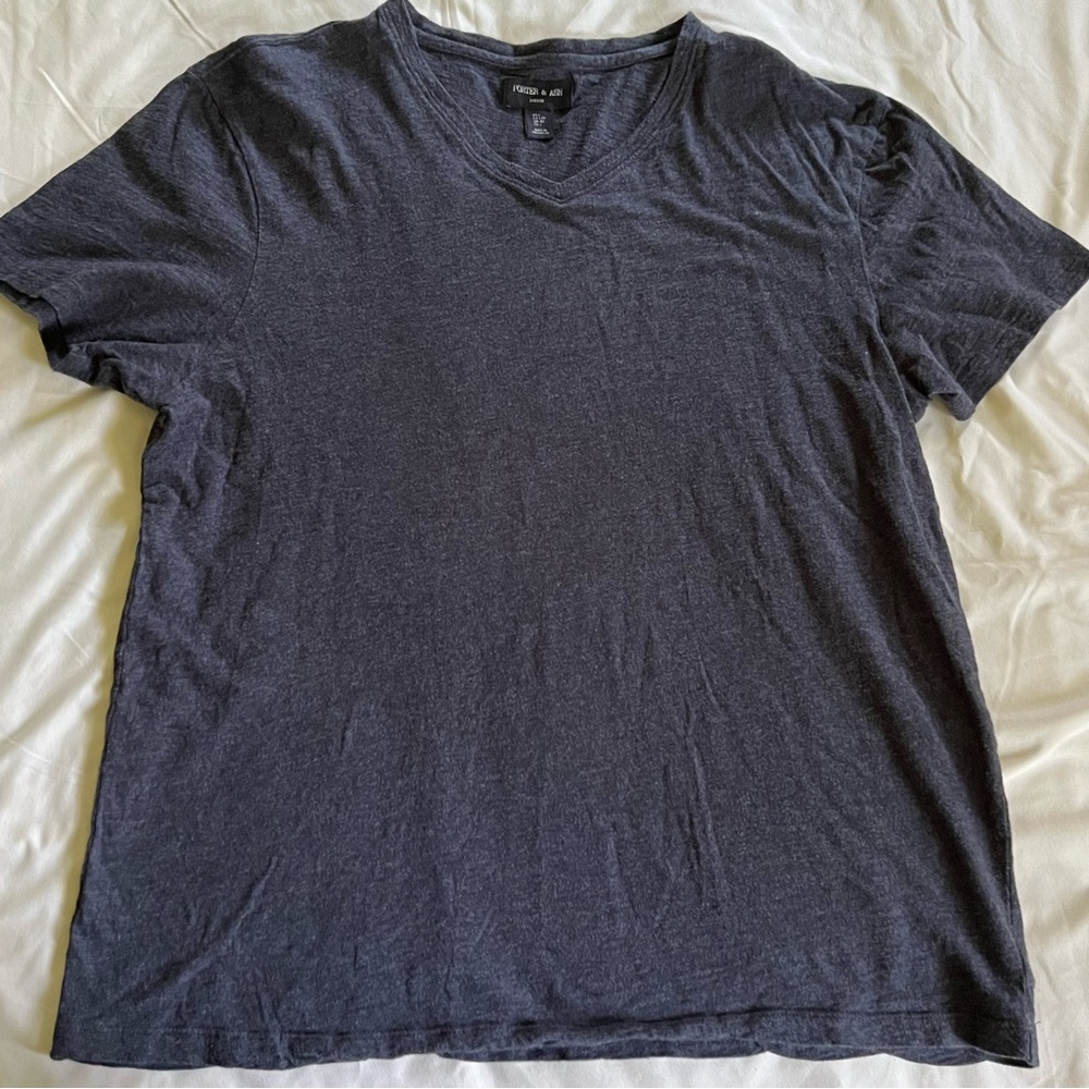 Porter & Ash Men's Charcoal V-neck T-Shirt